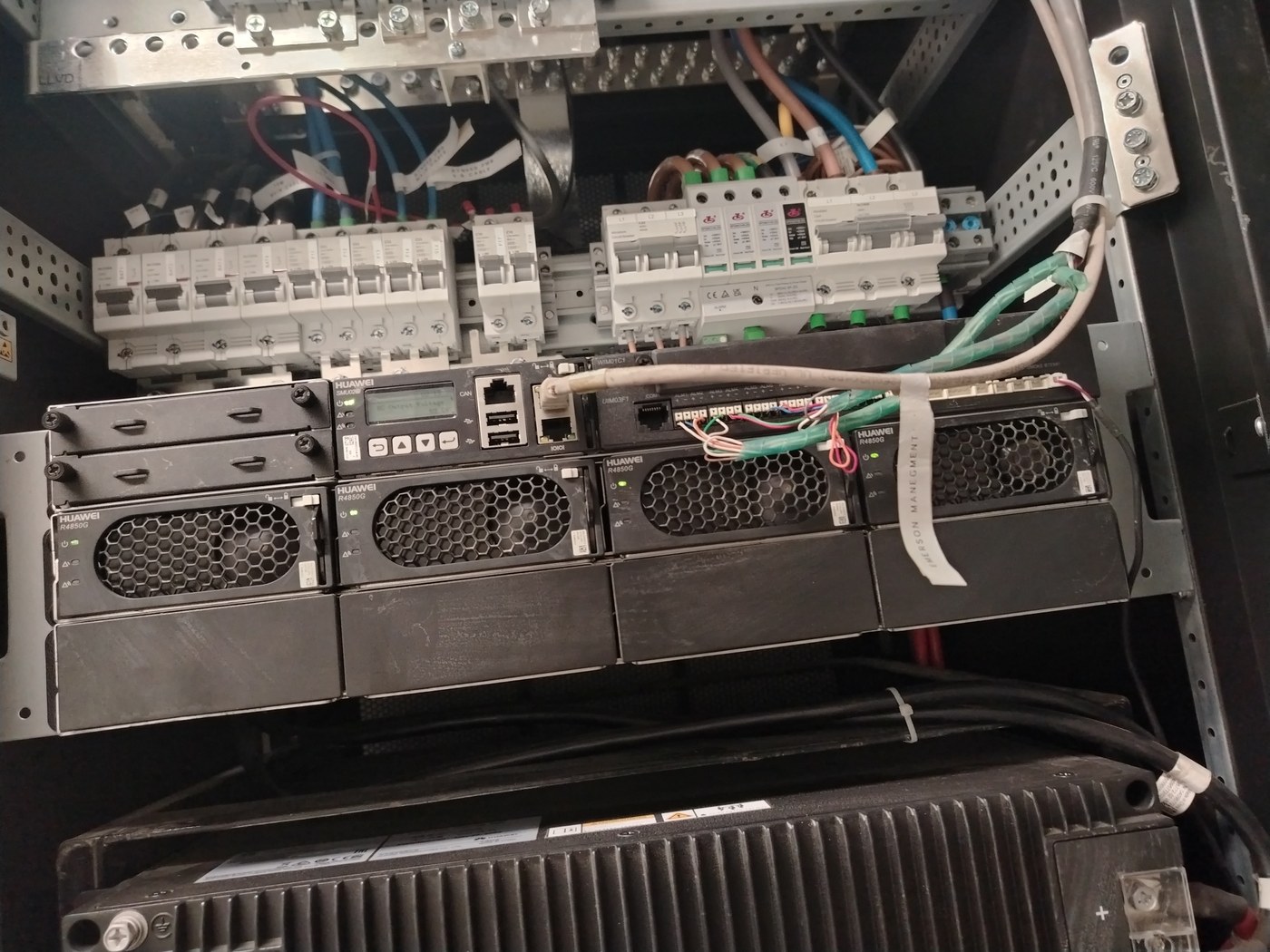 R4850G & SMU Close-up